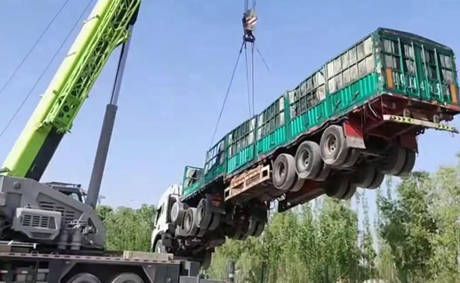 红塔区道路脱困救援案例